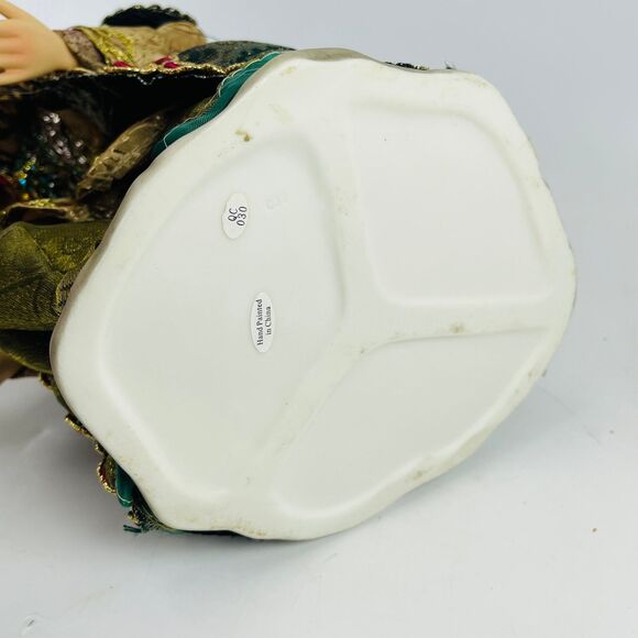 Member's Mark Nativity King Wiseman Figurine 9.5in Hand-Painted Christmas Decor - Picture 8 of 9